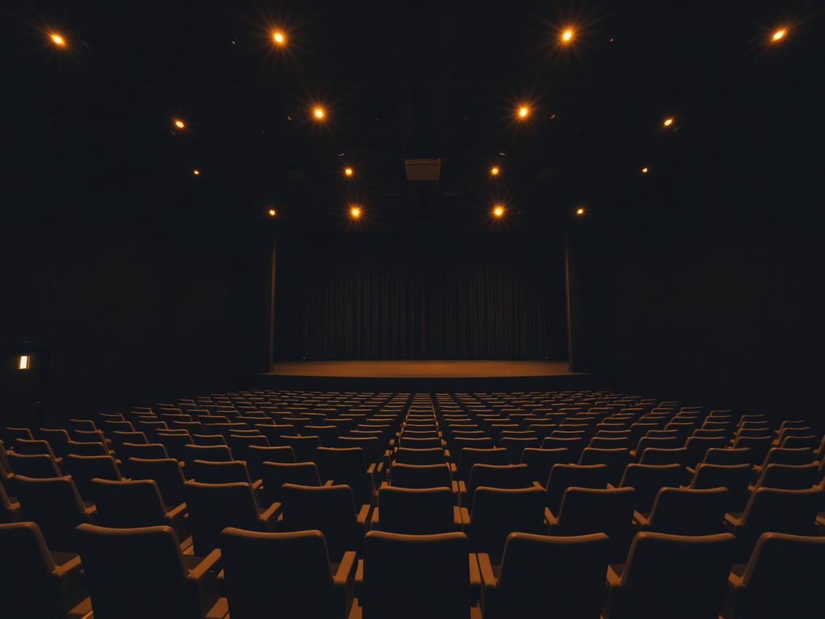 Auditório moderno preparado para o evento